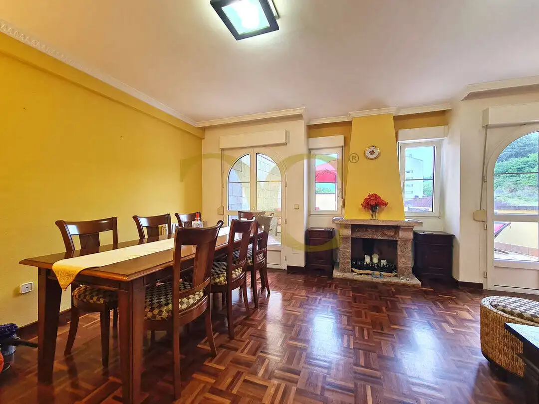 Comedor de Casa adosada en venta en Ribadesella con Calefacción, Trastero y Amueblado