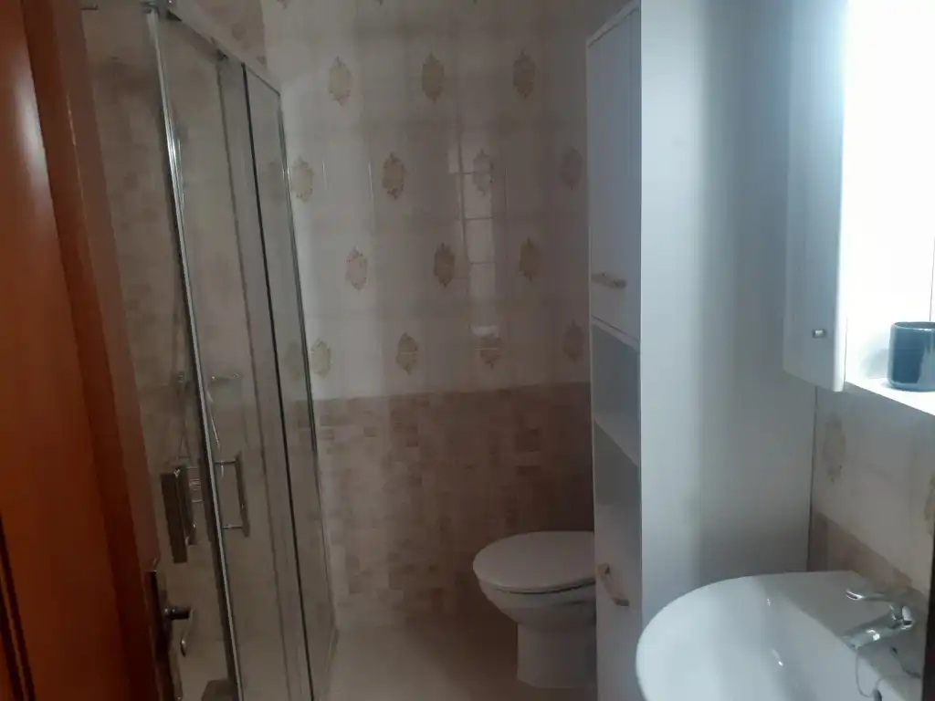 Baño de Piso de alquiler en Granada con Calefacción