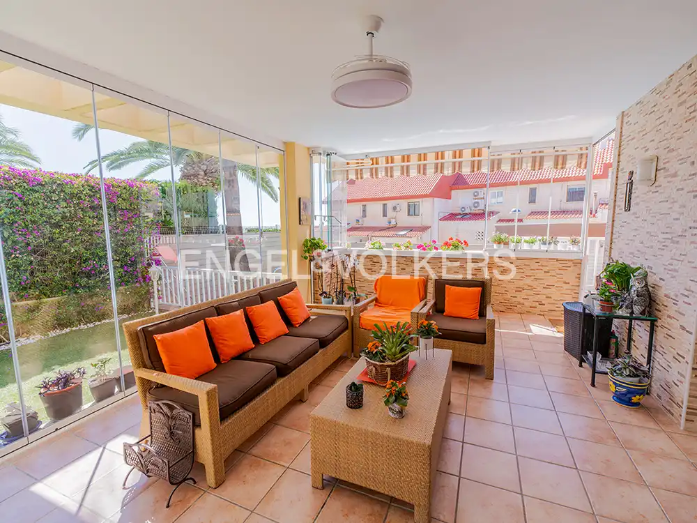 Terrassa de Casa o xalet en venda en Alicante / Alacant amb Aire condicionat, Calefacció i Jardí privat