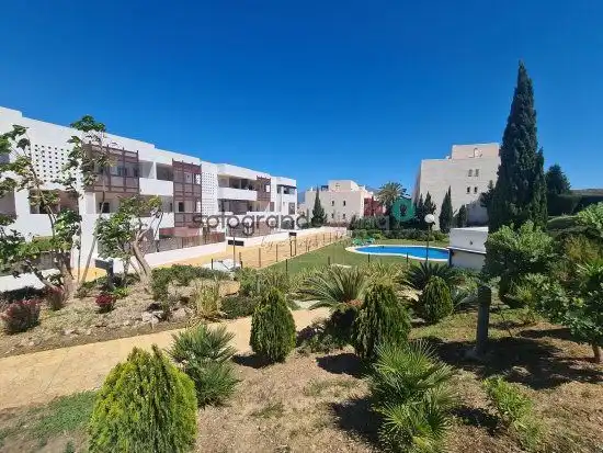 Apartment with pool for sale in La Duquesa