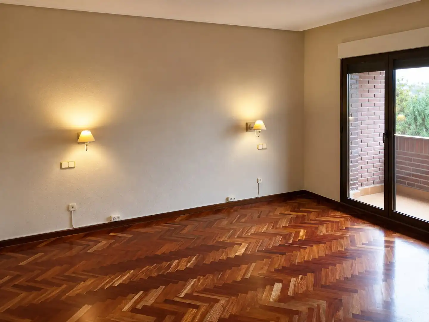 Casa adosada de alquiler en Boadilla del Monte con Aire acondicionado, Calefacción y Jardín privado