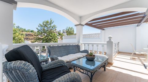 Foto 2 de Casa adosada de alquiler en Calle Camelia, Cortijo Torrequebrada, Benalmádena