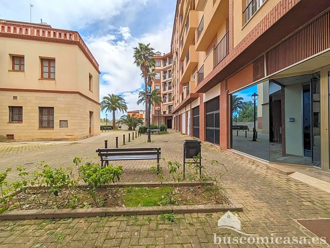 Außenansicht von Maisonette zum Verkauf in Linares mit Klimaanlage, Heizung und Abstellraum