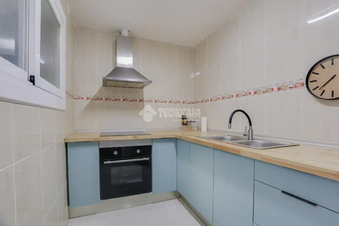 Cuina de Pis en venda en Terrassa amb Aire condicionat i Balcó
