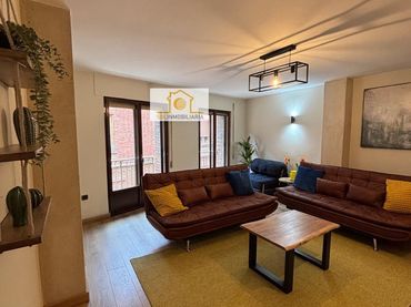 Appartamento con balcone in vendita a Calle Mariano Domínguez Berrueta