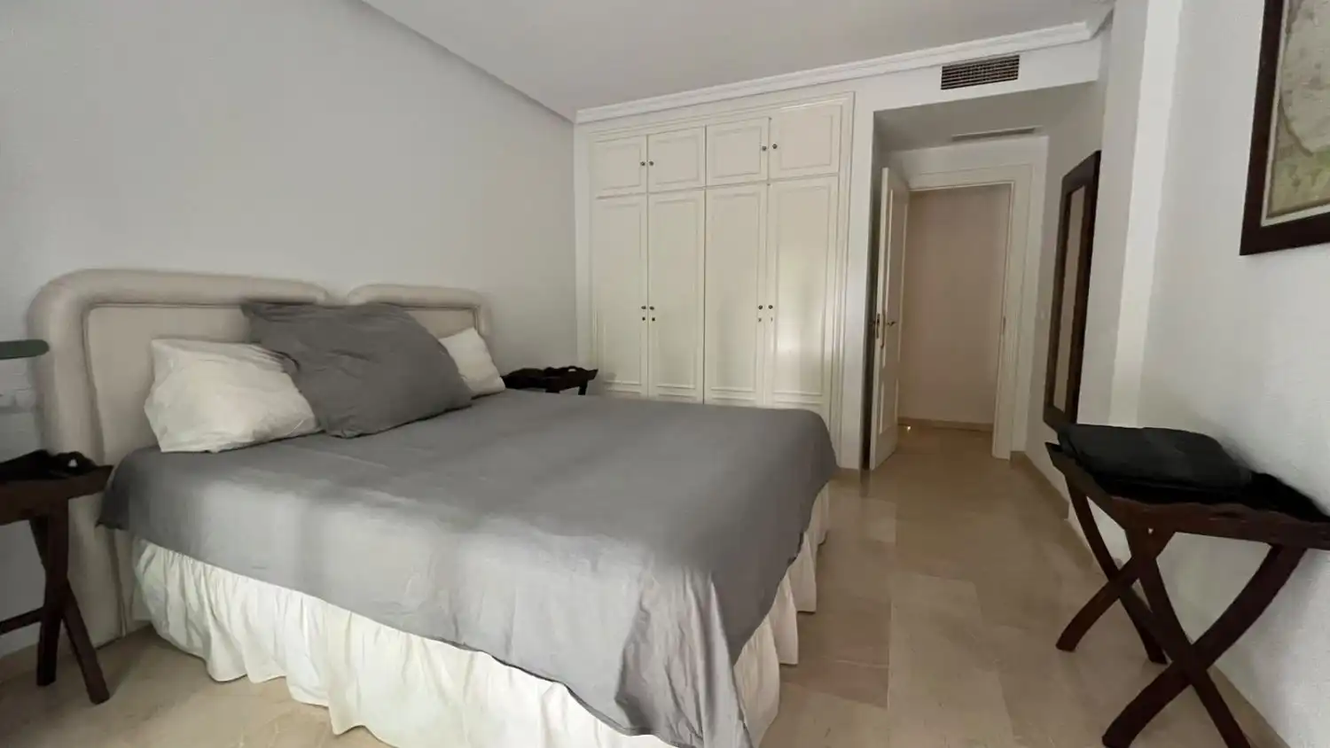 Dormitori de Apartament de lloguer en Benalmádena amb Aire condicionat, Calefacció i Terrassa