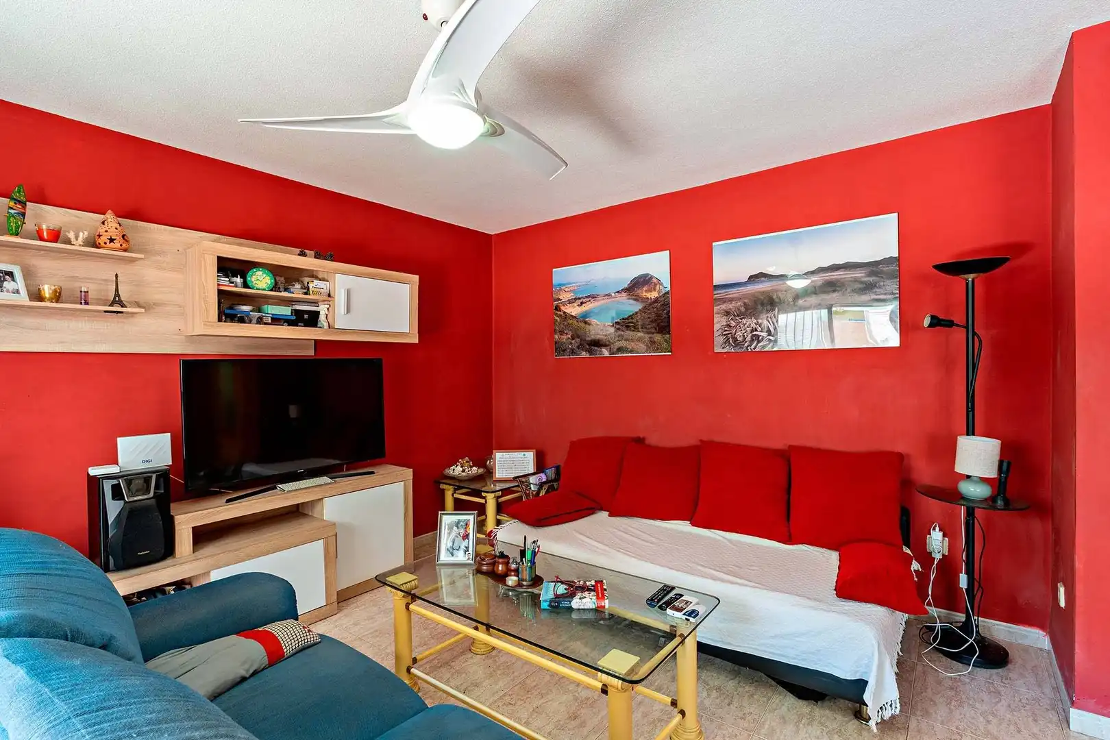 Sala d'estar de Casa adosada en venda en Roquetas de Mar amb Terrassa