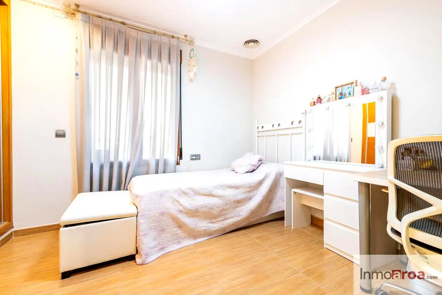 Schlafzimmer von Haus oder Chalet zum Verkauf in Bétera mit Klimaanlage und Terrasse