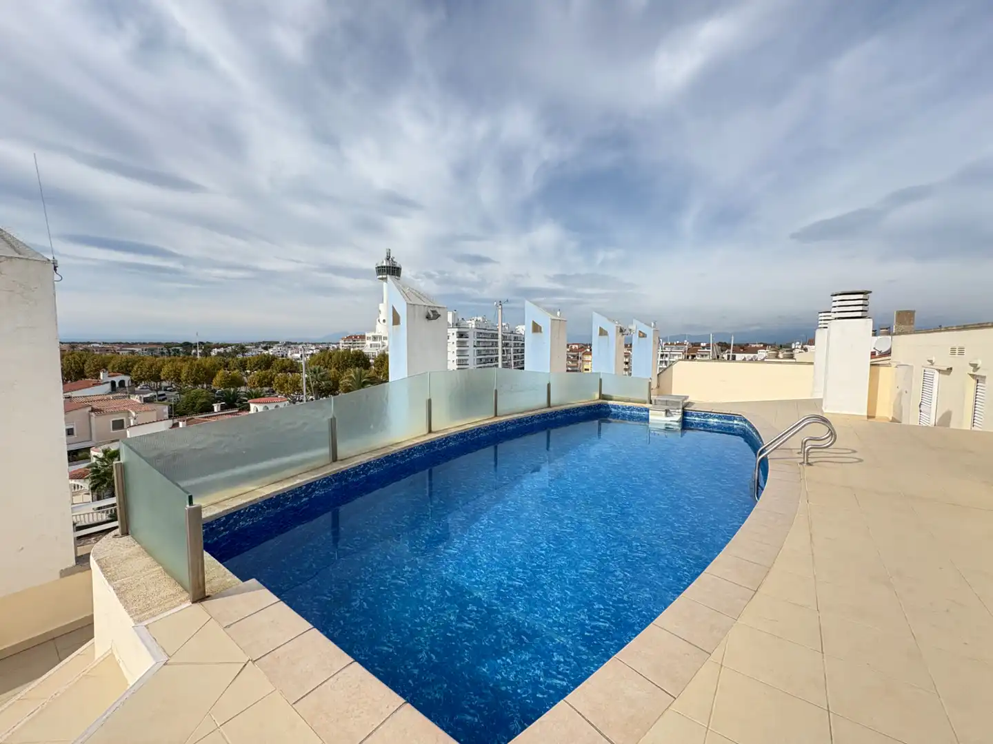 Piscina de Dúplex en venda en Empuriabrava amb Aire condicionat, Terrassa i Balcó