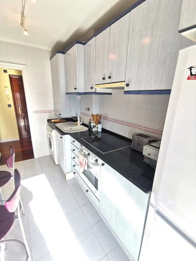 Cocina de Piso en venta en Castro-Urdiales con Calefacción, Terraza y Amueblado