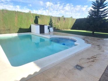 Chalet con piscina en venta en Alcalá del Río