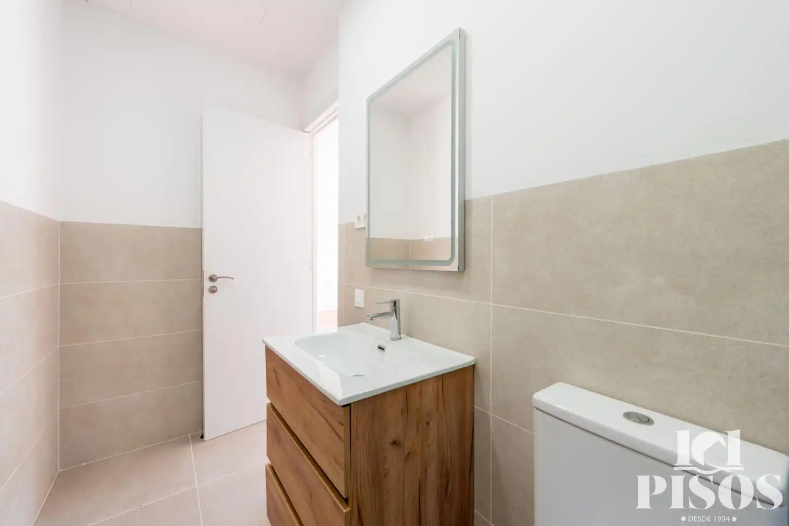 Bany de Casa o xalet en venda en Sant Cugat del Vallès amb Aire condicionat, Calefacció i Jardí privat