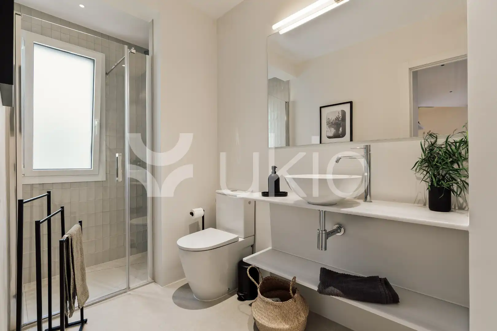 Baño de Apartamento de alquiler en Barcelona con Aire acondicionado, Calefacción y Terraza