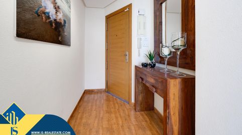 Apartamento renovado con piscina comunitaria, en la provincia de Alicante, en la ciudad de Torrevieja, en la zona de Playa del Ace, imatge 2