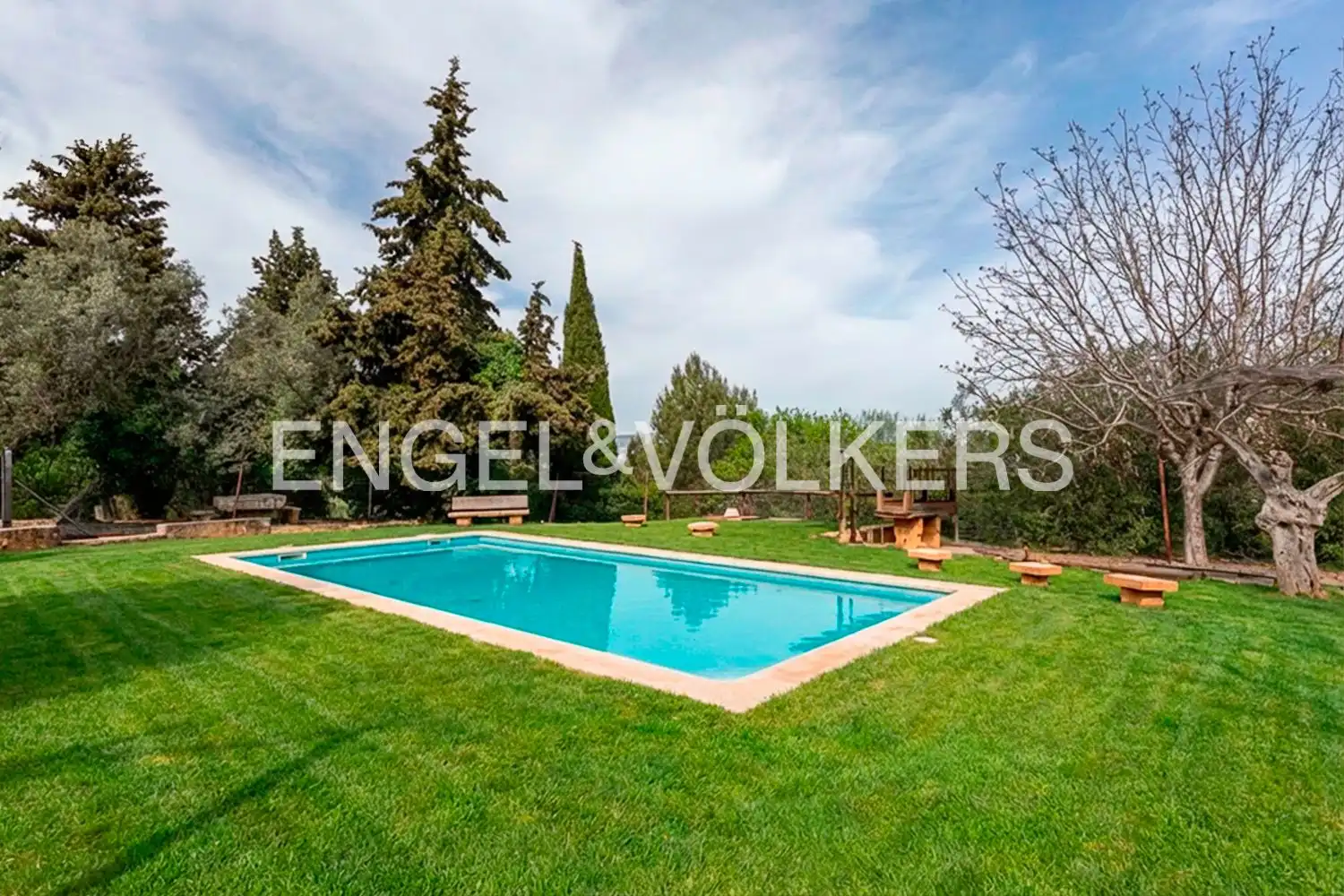 Swimming pool of Houses for sale in Alcoy / Alcoi  with Air Conditioner, Heating and Private garden