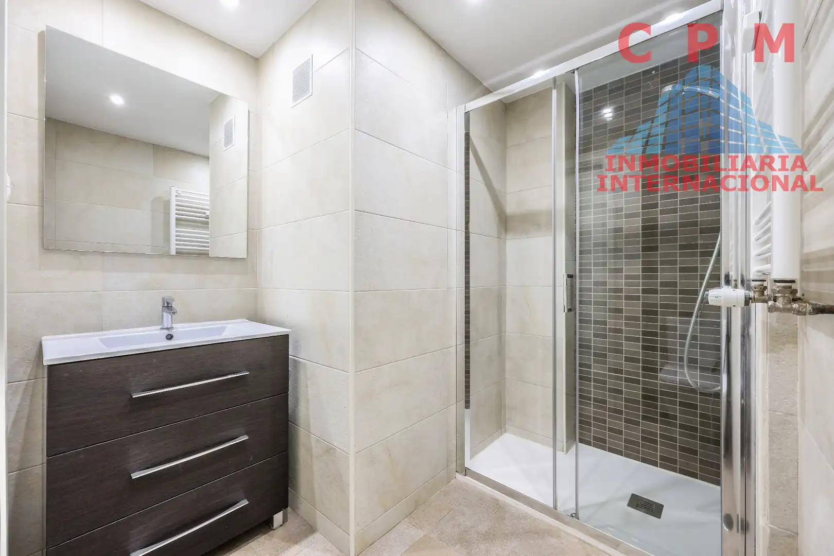 Badezimmer von Wohnung zur Miete in Madrid mit Klimaanlage, Heizung und Abstellraum
