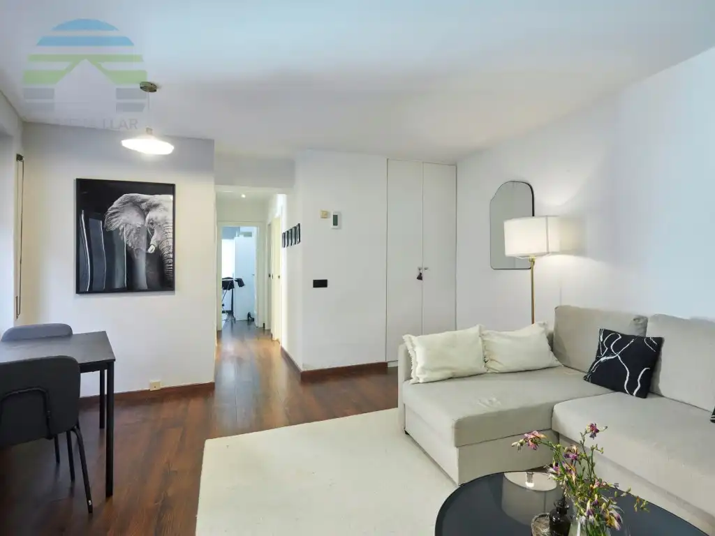 Wohnzimmer von Wohnung zum Verkauf in Barcelona mit Klimaanlage und Heizung