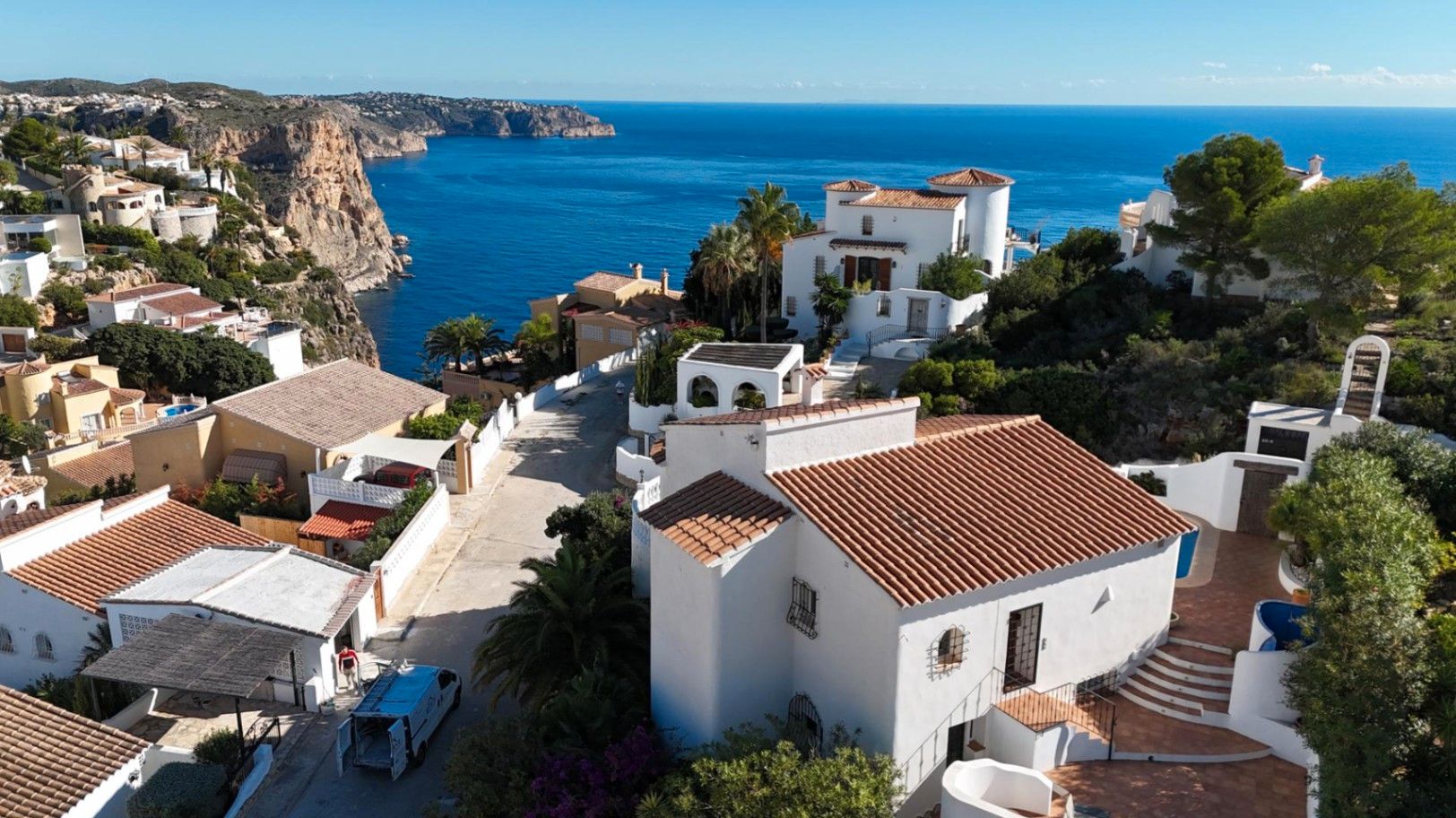 Vista exterior de Casa o xalet en venda en Benitachell / El Poble Nou de Benitatxell amb Aire condicionat, Calefacció i Jardí privat