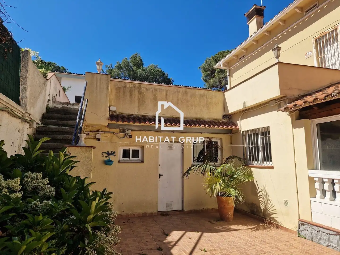 Exterior view of Houses for sale in Castelldefels  with Air Conditioner, Heating and Private garden