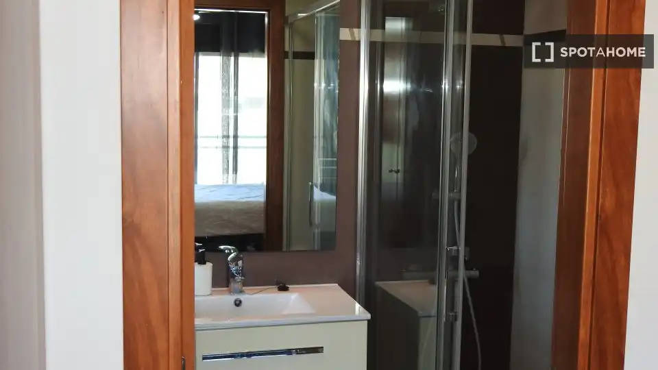 Habitación en Port Forum