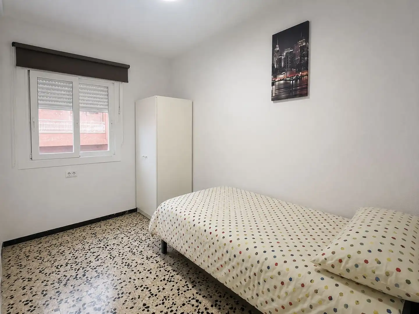 Bedroom of Flat for sale in Badalona