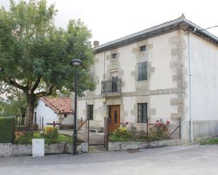 Vista exterior de Finca rústica en venda en Asparrena amb Balcó