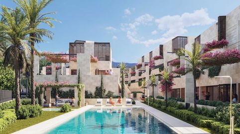 Planta baja con sótano a 300m de la playa. 3 dormitorios, 2 baños. Nueva milla de oro, Estepona