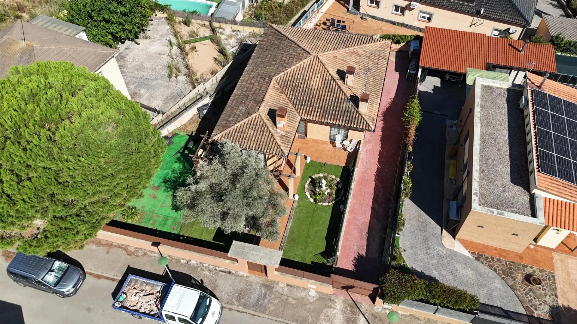 Detached house with garden for sale in Carrer Carrer Urà, imagen 3