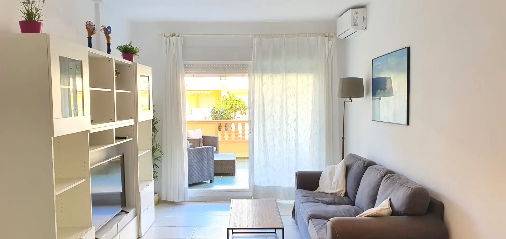 Sala de estar de Apartamento de alquiler en Dénia con Aire acondicionado, Calefacción y Terraza