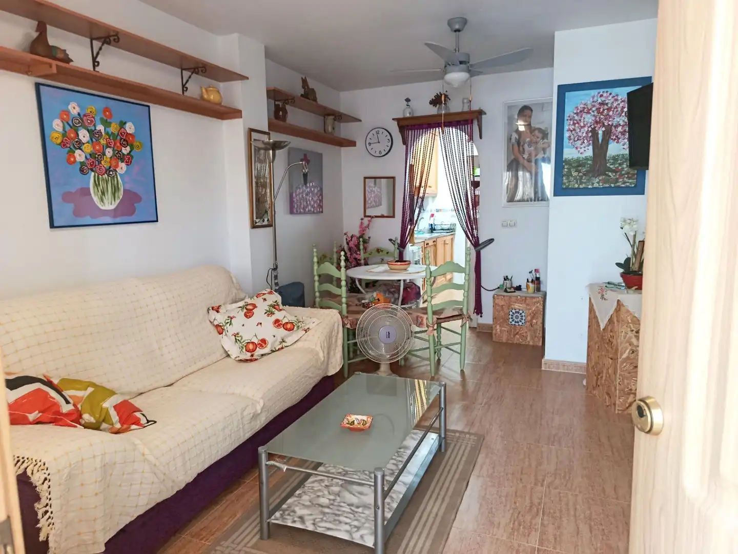 Sala d'estar de Casa adosada en venda en Castalla amb Jardí privat, Terrassa i Moblat