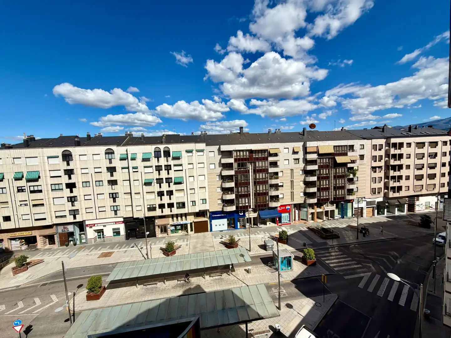 Vista exterior de Piso en venta en Ponferrada con Calefacción, Trastero y Amueblado
