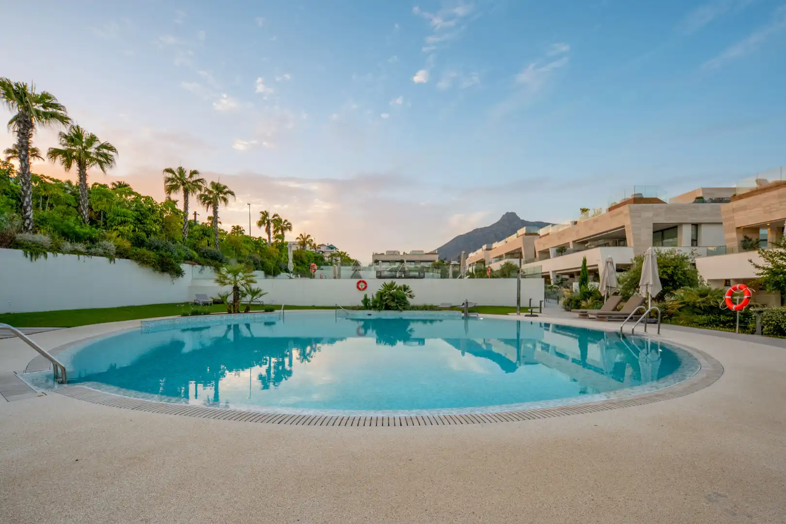 Piscina de Planta baixa en venda en Marbella amb Aire condicionat, Calefacció i Terrassa