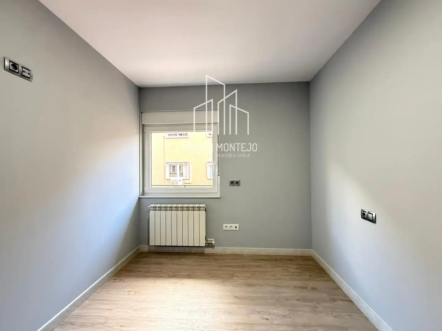 Bedroom of Flat for rent in Salamanca  with Heating, Parquet flooring and Terrace