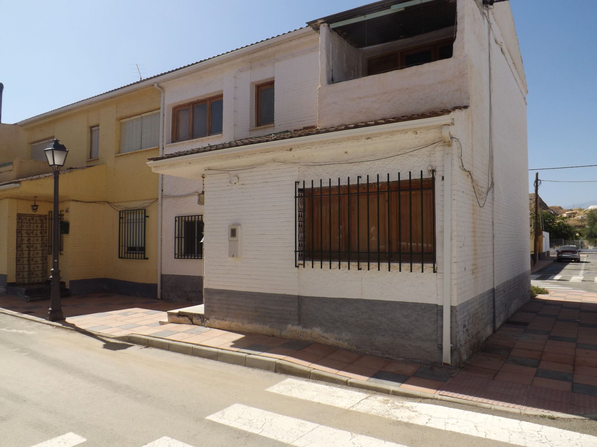 Vista exterior de Casa o xalet en venda en Benalúa amb Aire condicionat, Calefacció i Moblat