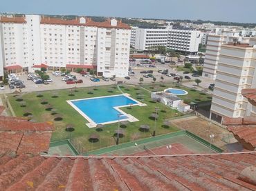 Pis amb piscina en venda a Valdelagrana