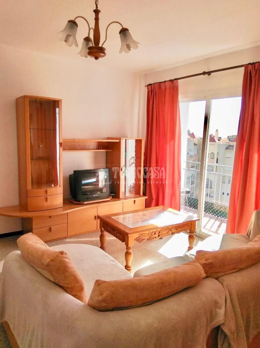 Piso en venta en Zona Calvario, Estepona Pueblo, Estepona