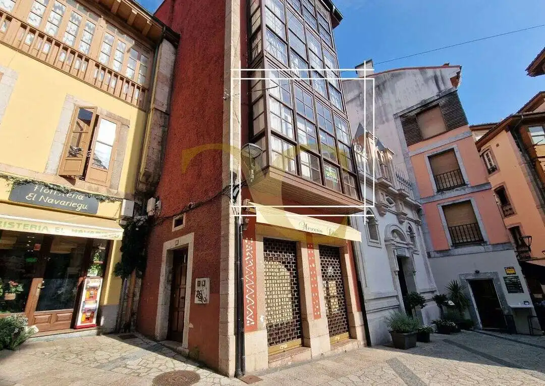 Vista exterior de Pis en venda en Llanes