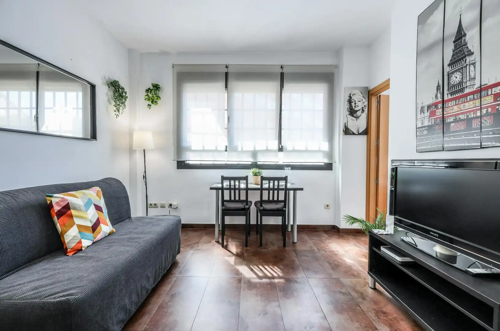 Living room of Flat for rent in Madrid  with Air Conditioner, Heating and Furnished