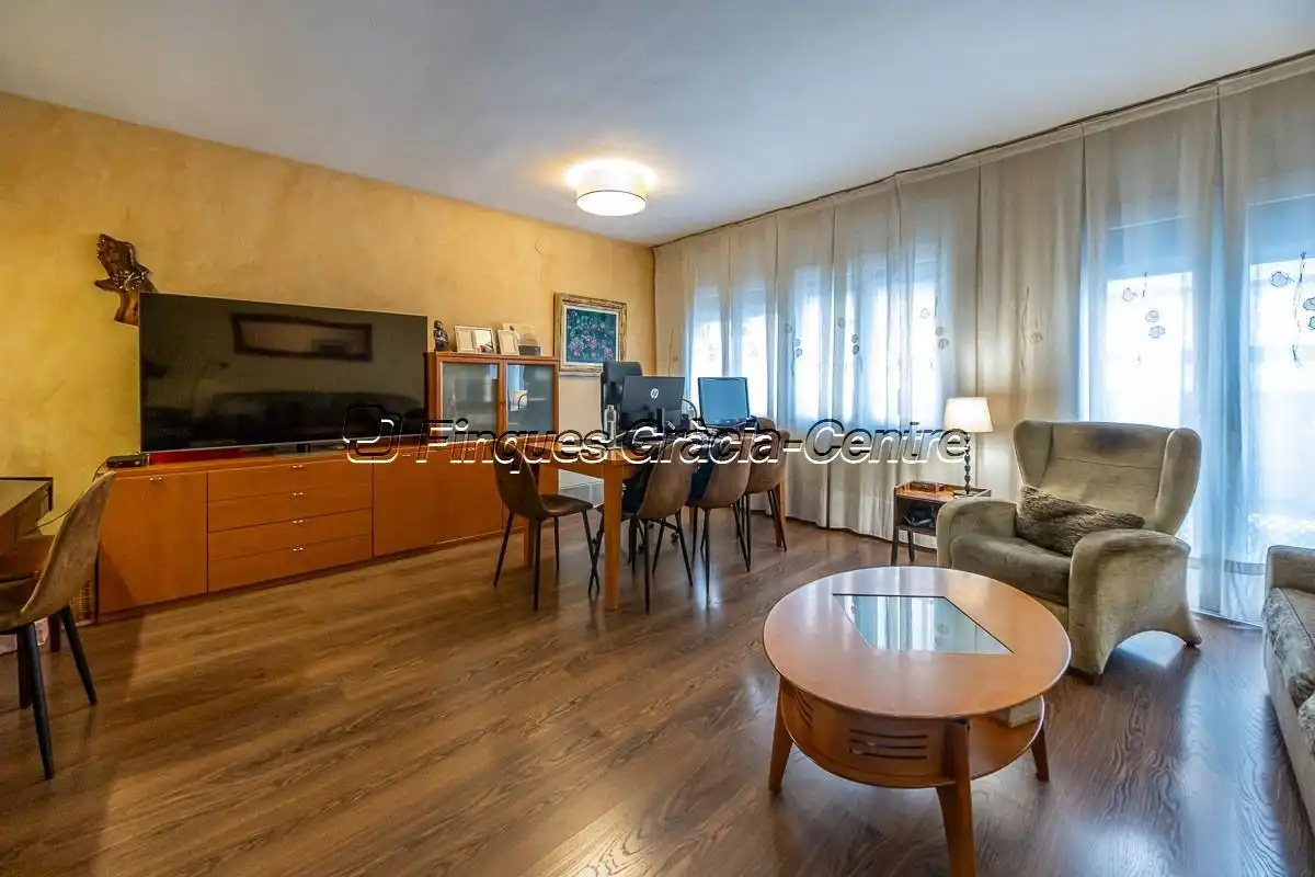 Sala d'estar de Casa adosada en venda en Sabadell amb Aire condicionat, Calefacció i Parquet