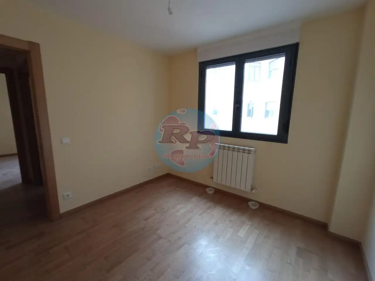 Habitación de Piso en venta en León Capital  con Calefacción, Parquet y Terraza