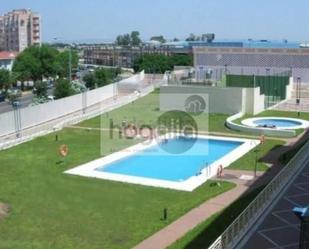 Swimming pool of Study to rent in  Sevilla Capital  with Air Conditioner, Terrace and Furnished