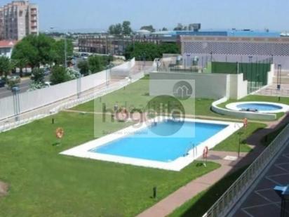 Piscina de Estudi de lloguer en  Sevilla Capital amb Aire condicionat, Terrassa i Moblat