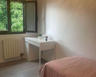 Bedroom of Flat to share in Segovia Capital  with Air Conditioner, Heating and Terrace
