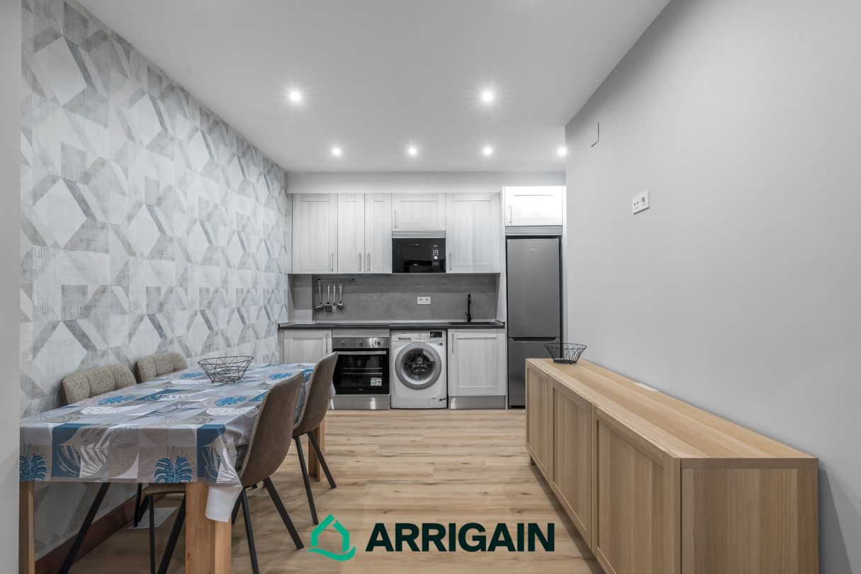 Cuina de Pis en venda en Donostia - San Sebastián  amb Calefacció i Moblat