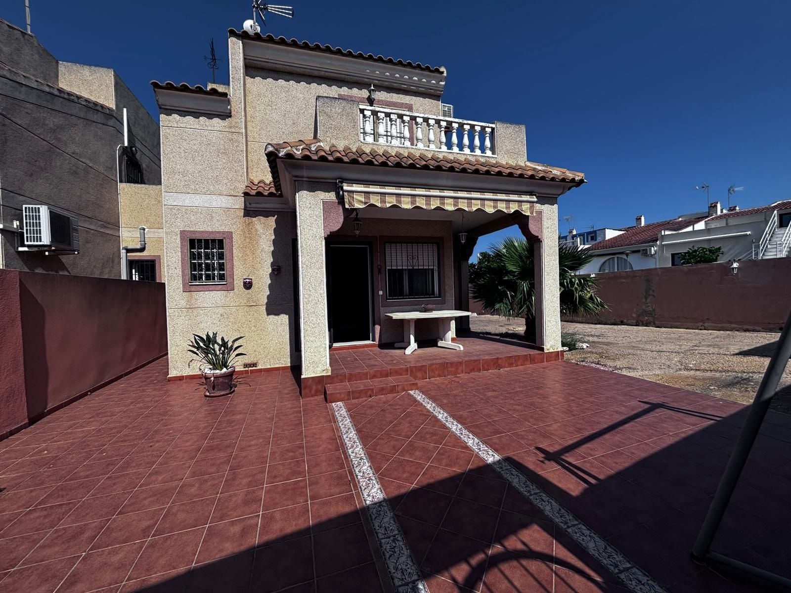 Garden of House or chalet for sale in Torrevieja  with Air Conditioner, Terrace and Swimming Pool