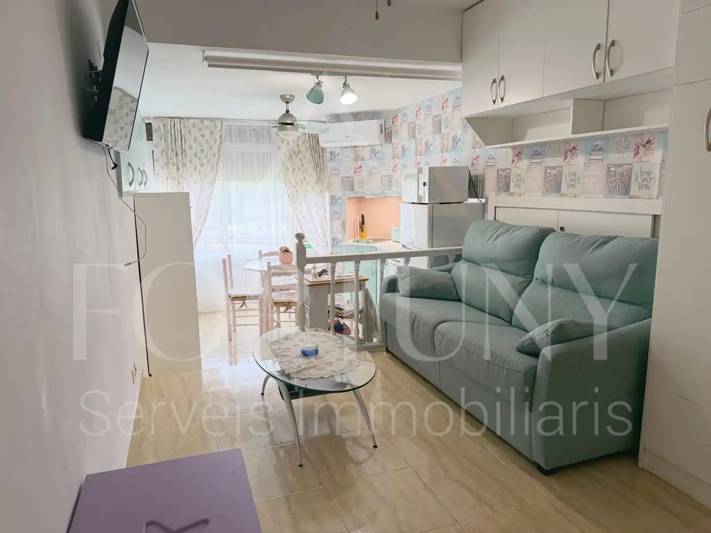 Sala d'estar de Estudi de lloguer en Vila-seca amb Aire condicionat