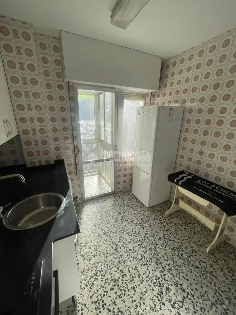 Cocina de Piso de alquiler en Palencia con Balcón