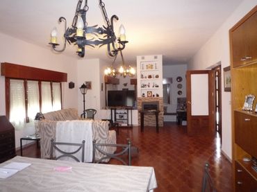 Casa rústica con piscina en venta en Urbanización los Riachuelos
