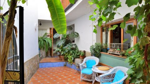 Amplia vivienda con encanto, carácter y muchos ambientes diferentes