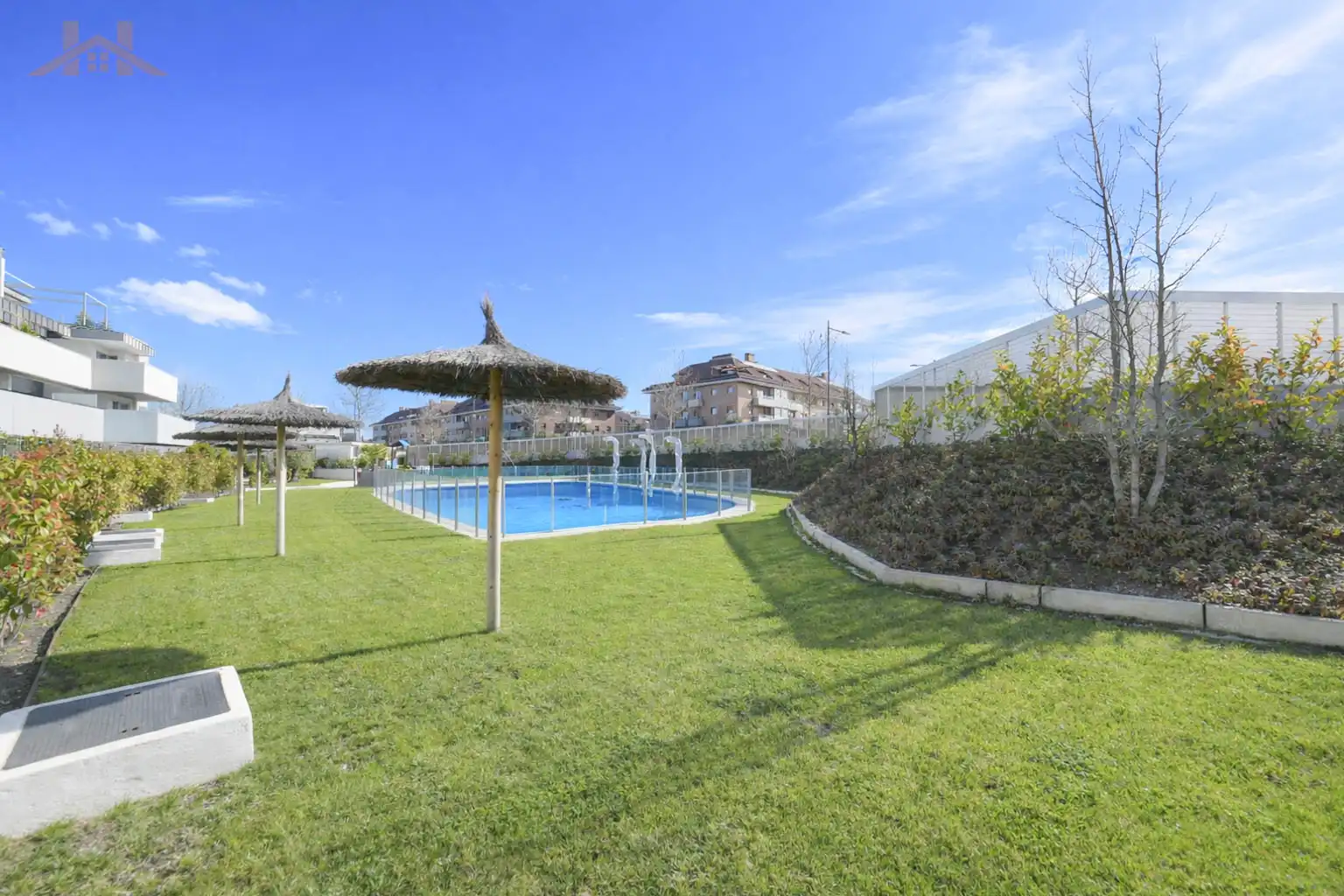 Piscina de Piso en venta en Boadilla del Monte con Aire acondicionado, Calefacción y Jardín privado